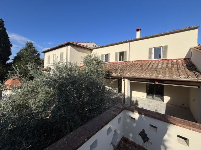 Villetta bifamiliare in vendita di 152 m² in Via dell&apos Osservatorio
