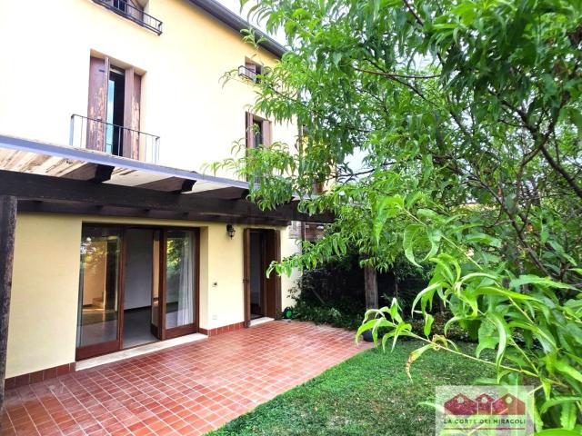 Villetta bifamiliare in vendita di 152 m² in Via Fornace