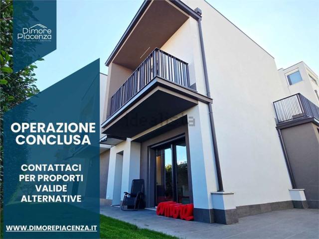 Villetta bifamiliare in vendita di 152 m² in Via Grazia Deledda