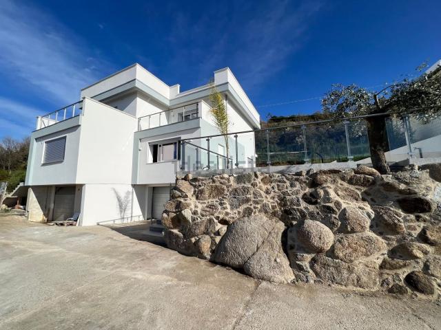 Villetta bifamiliare in vendita di 157 m² in Contrada priscopio