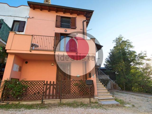 Villetta bifamiliare in vendita di 157 m² in Contrada Santa Giusta