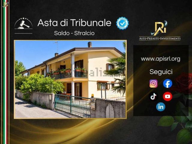 Villetta bifamiliare in vendita di 157 m² in Via Cesare Battisti, 25