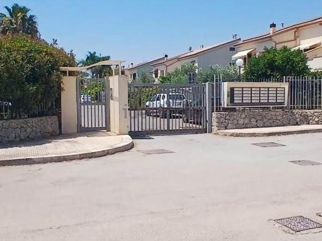 Villetta bifamiliare in vendita di 157 m² in Via dello Sparviero