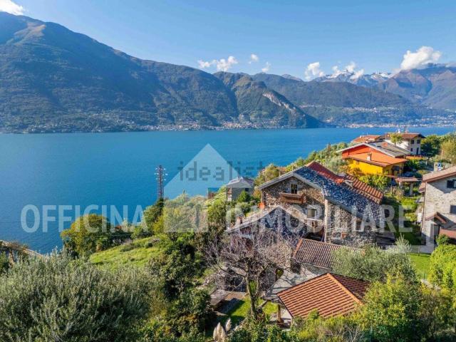 Villetta bifamiliare in vendita di 157 m² in Via Monastero, 51