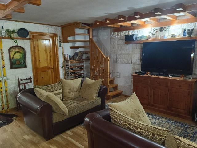 Villetta bifamiliare in vendita di 157 m² in Via Risorgimento