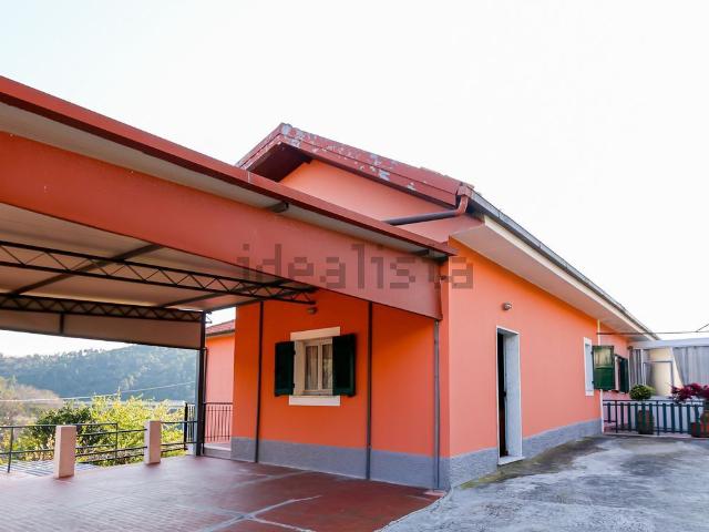 Villetta bifamiliare in vendita di 154 m² in Via 1º Maggio
