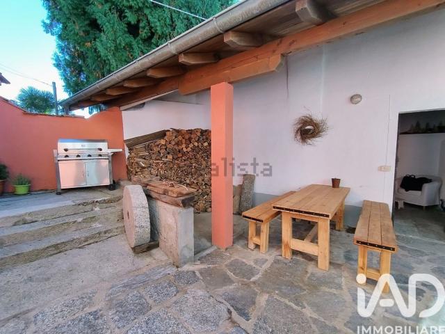 Villetta bifamiliare in vendita di 154 m² in Via dell&apos Assunta, 5