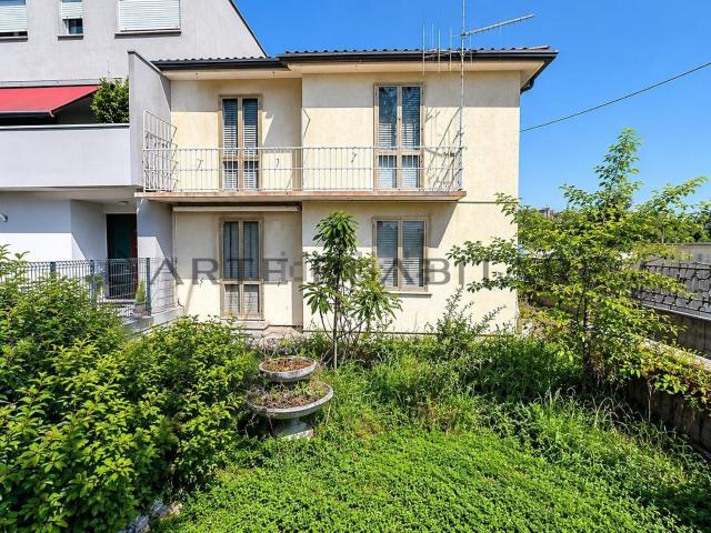 Villetta bifamiliare in vendita di 154 m² in Via G. Maganza, 46