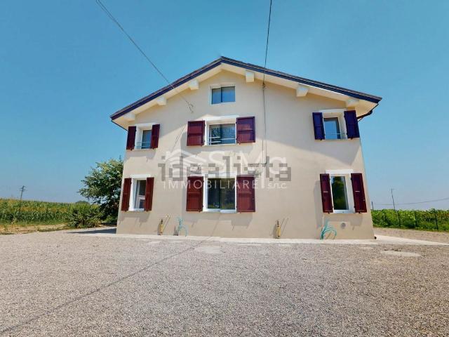 Villetta bifamiliare in vendita di 154 m²