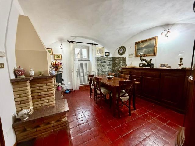 Villetta bifamiliare in vendita di 155 m² in Via Tresana