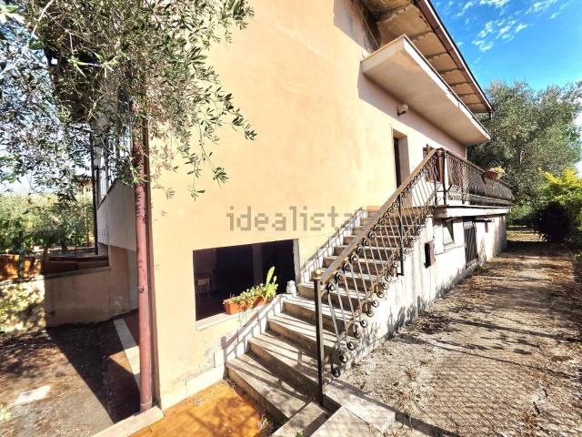 Villetta bifamiliare in vendita di 155 m² in Via Venezia, 44