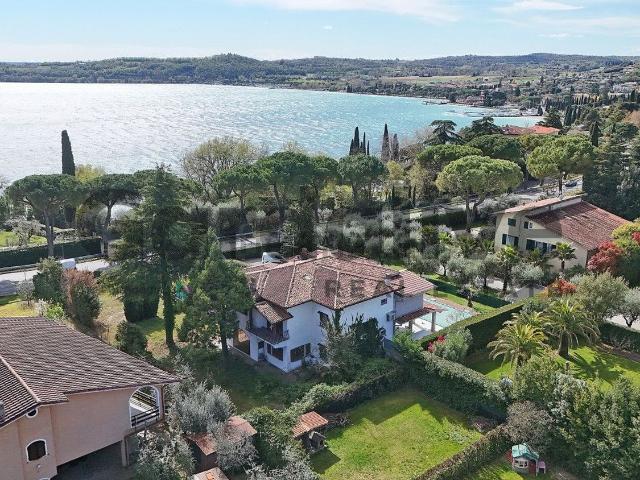 Villetta bifamiliare in vendita di 155 m² in Via Antonio Meucci