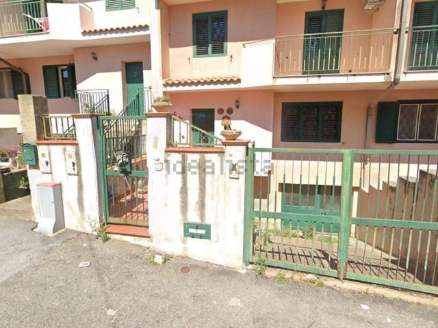 Villetta bifamiliare in vendita di 155 m² in Via dei rododendri, 16