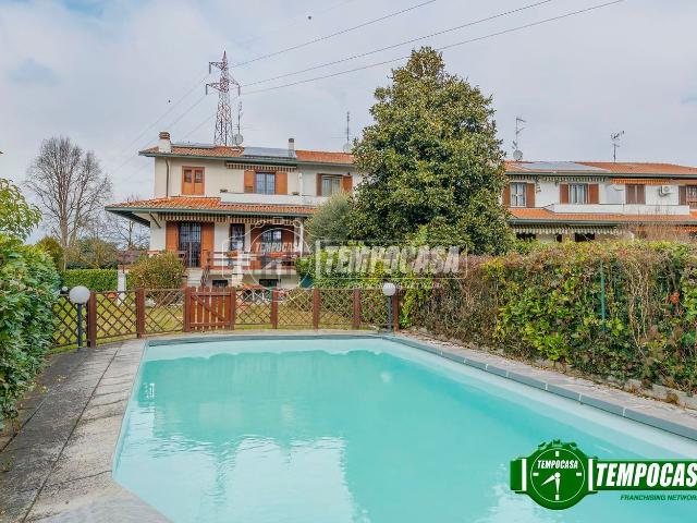 Villetta bifamiliare in vendita di 155 m² in Via Kennedy