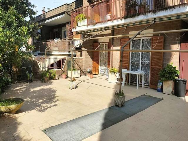 Villetta bifamiliare in vendita di 155 m² in Via Leonida Rech