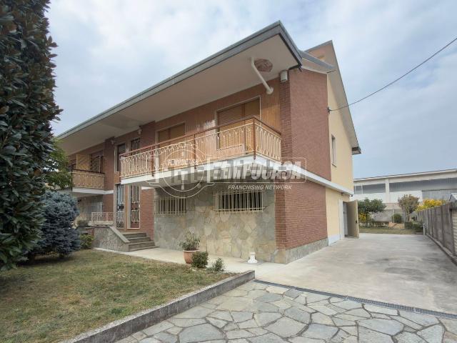 Case e ville in vendita di 155 m² in Via Nazionale, 27