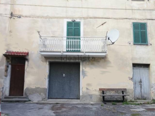Villetta bifamiliare in vendita di 155 m² in Via Piano Sottano