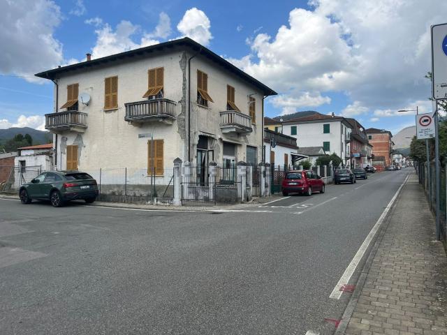 Villetta bifamiliare in vendita di 155 m² in Via Roma, 224