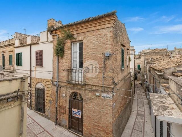 Villetta bifamiliare in vendita di 155 m² in Via San Gaetanello