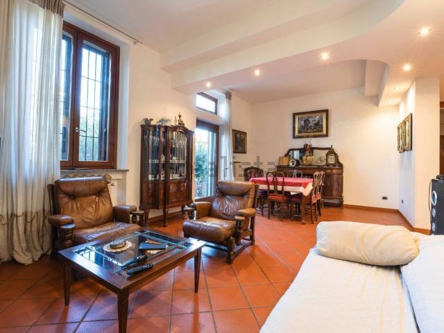 Villetta bifamiliare in vendita di 155 m² in Viale Vittorio Veneto, 41
