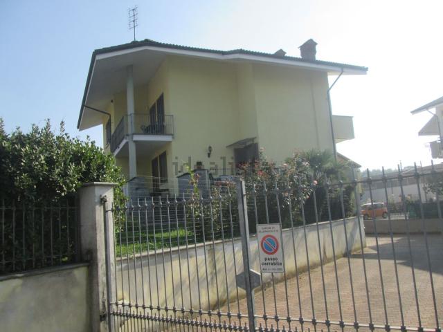 Villetta bifamiliare in vendita di 156 m² in Via XXV Aprile, 6