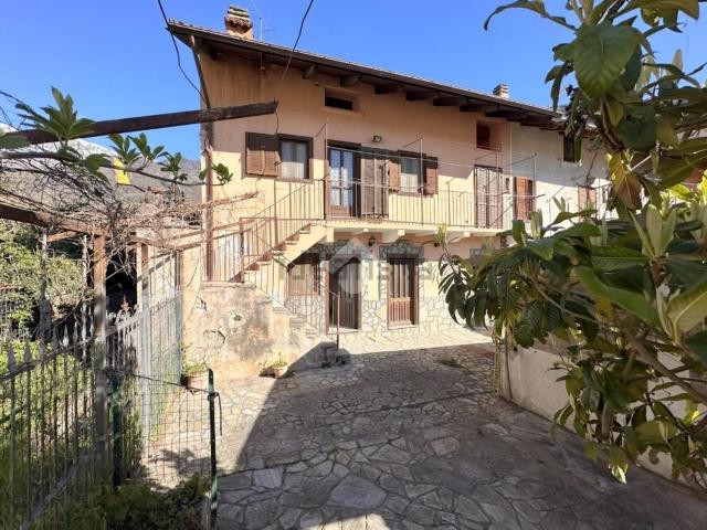 Villetta bifamiliare in vendita di 156 m² in Via Carlo Emanuele I, 53