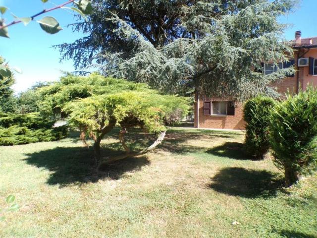 Villetta bifamiliare in vendita di 156 m² in Via Ferrara, 176