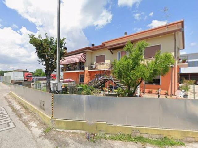 Villetta bifamiliare in vendita di 156 m² in Via Papa Albino Luciani, 30