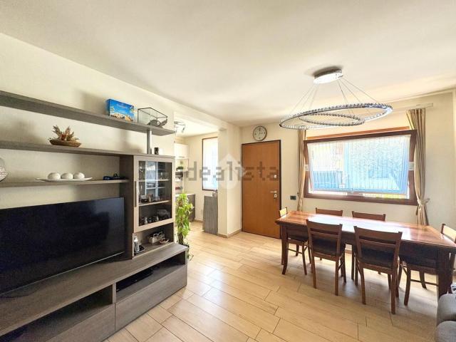 Villetta bifamiliare in vendita di 156 m² in Via Piave, 5