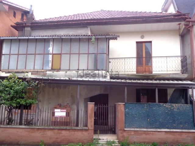 Villetta bifamiliare in vendita di 156 m² in Via Rosa Fontana