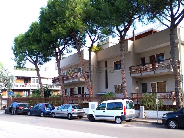 Villetta bifamiliare in vendita di 158 m² in Via Giuseppe Fanelli, 206