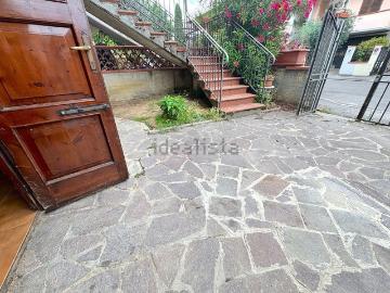 Villetta bifamiliare in vendita di 158 m² in Via Hermada