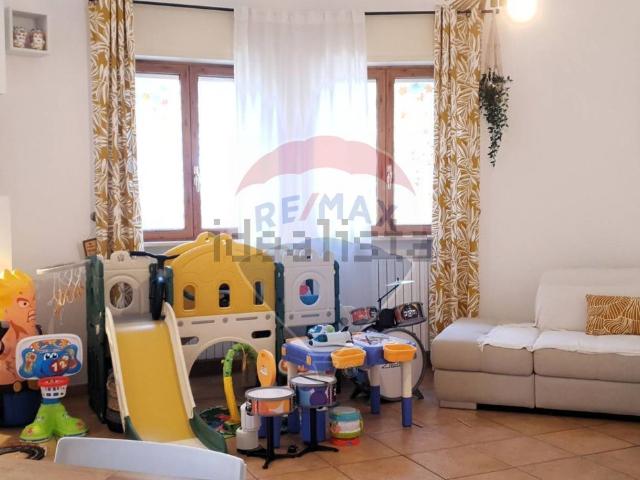 Villetta bifamiliare in vendita di 159 m² in Via X Marzo, 69