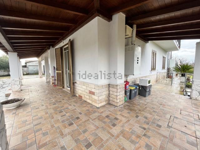 Villetta bifamiliare in vendita di 159 m² in Via Adige