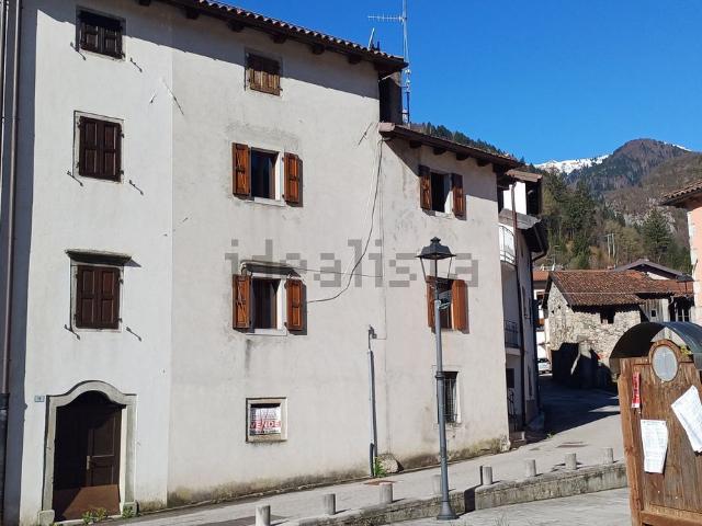 Villetta bifamiliare in vendita di 159 m² in Via Giulio Cesare, 11