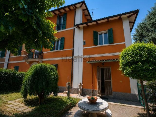 Villetta bifamiliare in vendita di 159 m² in Via Idice, 6