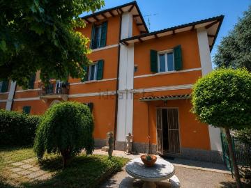 Villetta bifamiliare in vendita di 159 m² in Via Idice