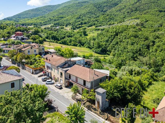 Villetta bifamiliare in vendita di 163 m² in Frazione LUGNOLA