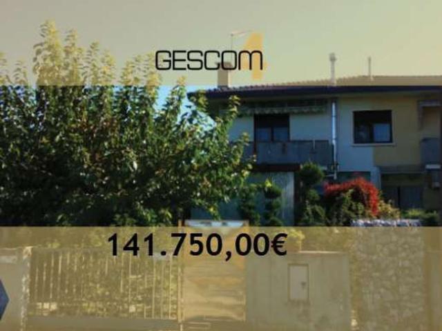 Villetta bifamiliare in vendita di 163 m² in Via Avenali