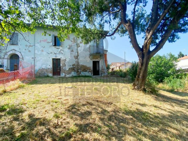 Villetta bifamiliare in vendita di 163 m² in Via Casale Sant&apos Ermete, 568