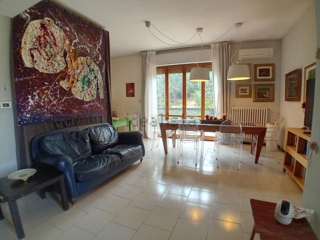 Villetta bifamiliare in vendita di 163 m² in Via E. Alessandrini, 41