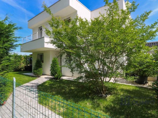 Villetta bifamiliare in vendita di 163 m²