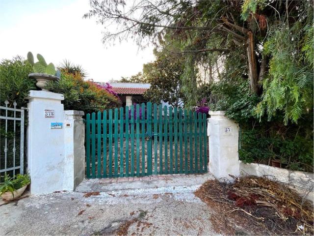 Villetta bifamiliare in vendita di 160 m² in Contrada Monticelli, 6