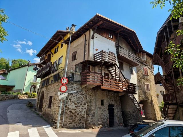 Villetta bifamiliare in vendita di 160 m² in Piazza della Crosara