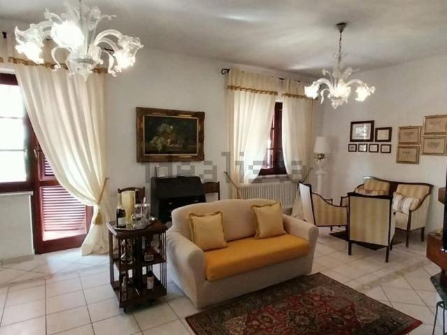 Villetta bifamiliare in vendita di 160 m² in Strada Comunale di Monteverde, 12
