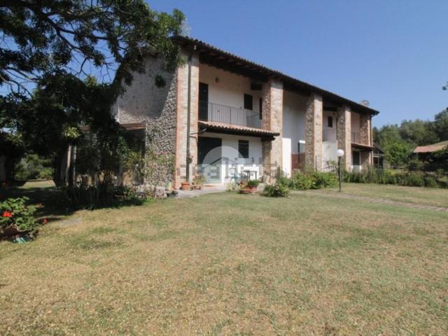 Villetta bifamiliare in vendita di 160 m² in Strada Perolungo, 4