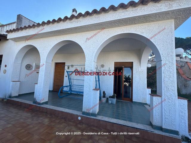 Villetta bifamiliare in vendita di 160 m² in Strada Statale 113 Settentrionale Sicula, 88