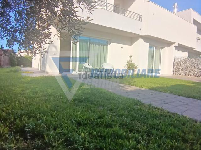 Villetta bifamiliare in vendita di 160 m² in Traversa Carrozziere