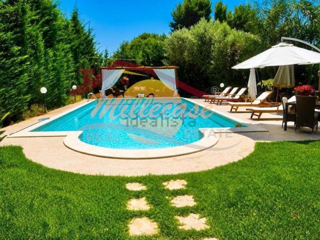 Villetta bifamiliare in vendita di 160 m² in Traversa Sinerchia