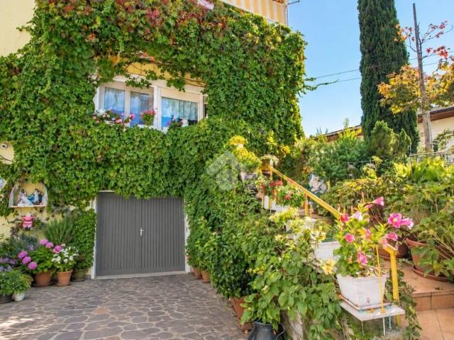 Villetta bifamiliare in vendita di 160 m² in Via Tostoni, 38